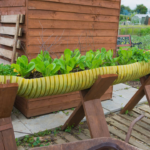 Jardim com materiais reciclados