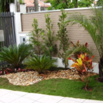 Jardim pequeno na frente de casa